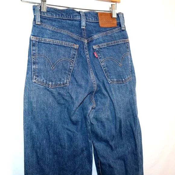 Levis Ribcage Straight Ankle Jean in dark indigo by Levi's. Ribcage Jeanwith its - Picture 10 of 11